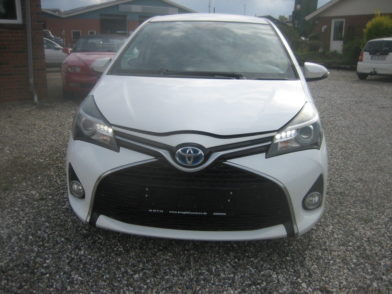 Hvid Toyota Yaris fra 2015