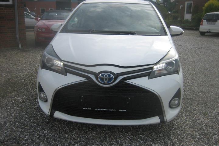 Hvid Toyota Yaris fra 2015