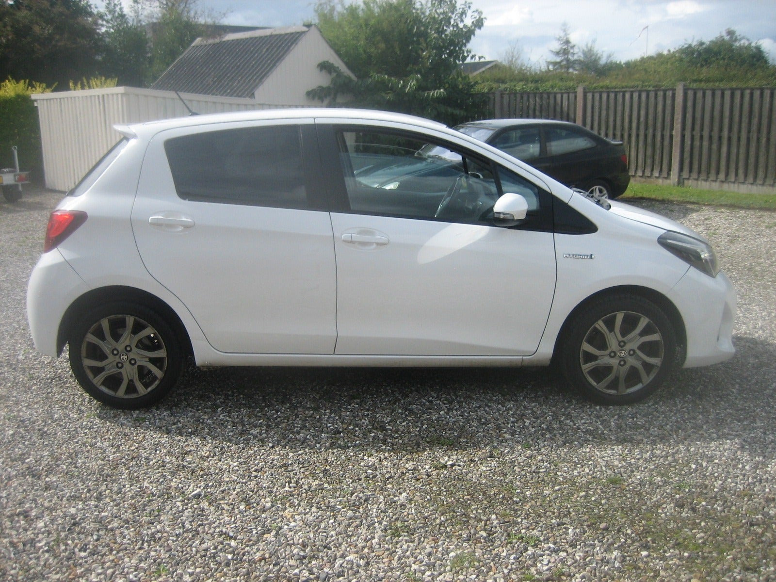 Hvid Toyota Yaris fra 2015