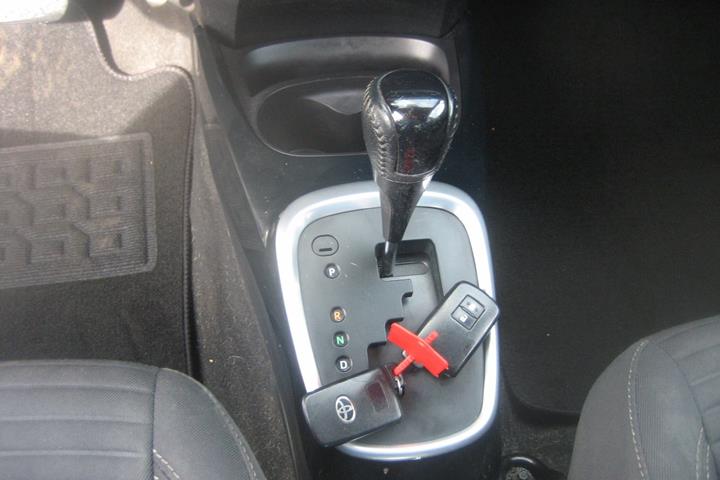 Hvid Toyota Yaris fra 2015