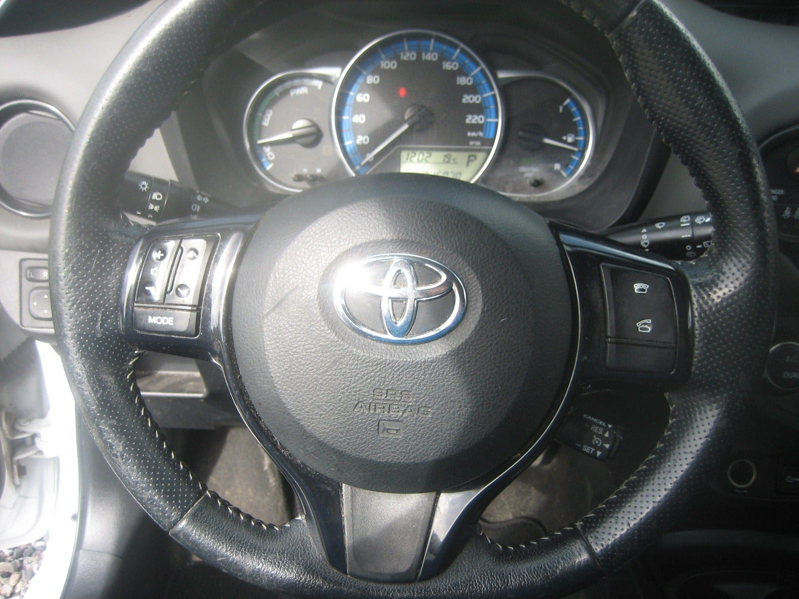 Hvid Toyota Yaris fra 2015