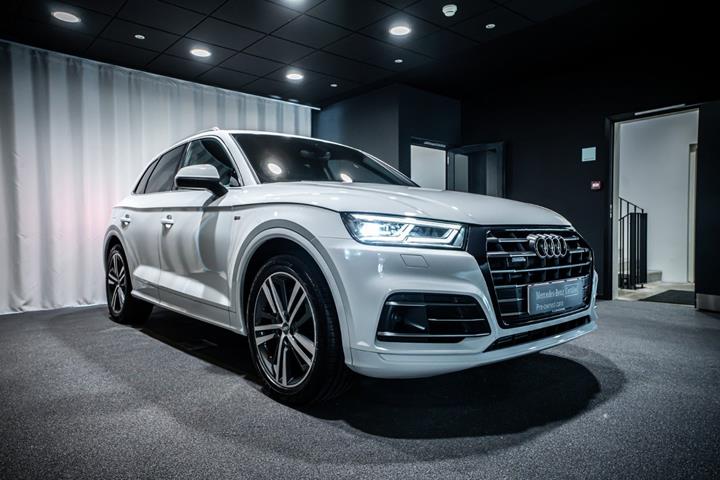 Hvid Audi Q5 fra 2020