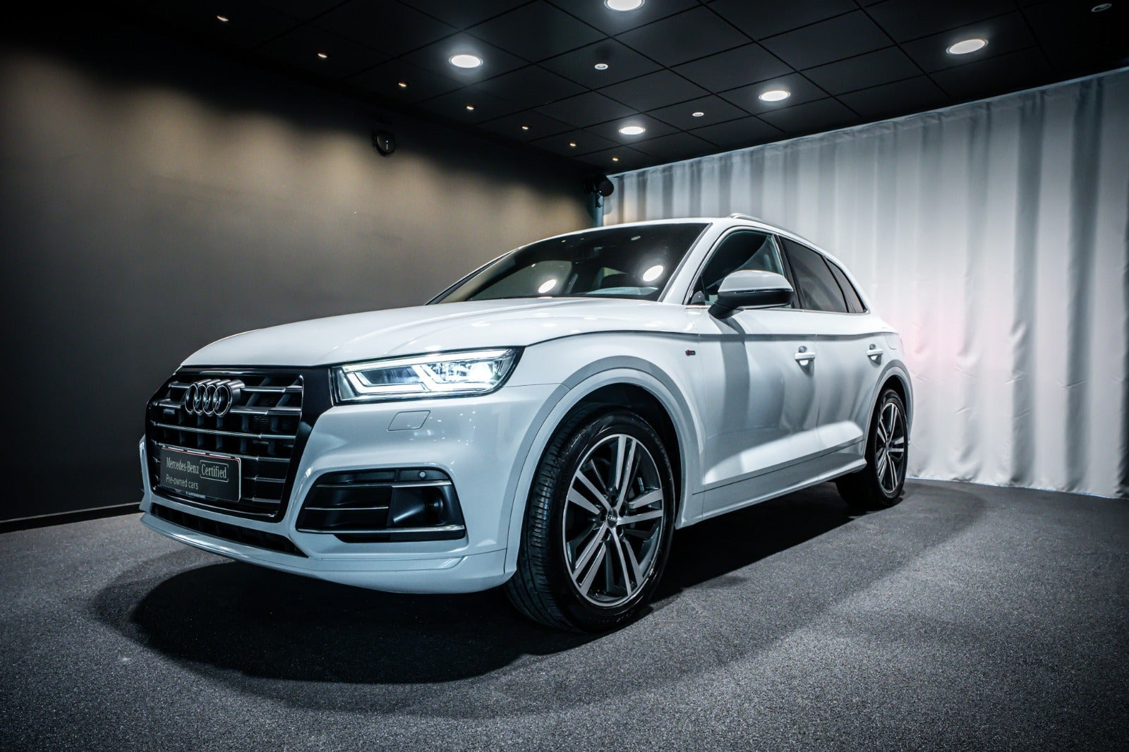 Hvid Audi Q5 fra 2020