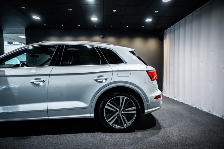 Hvid Audi Q5 fra 2020