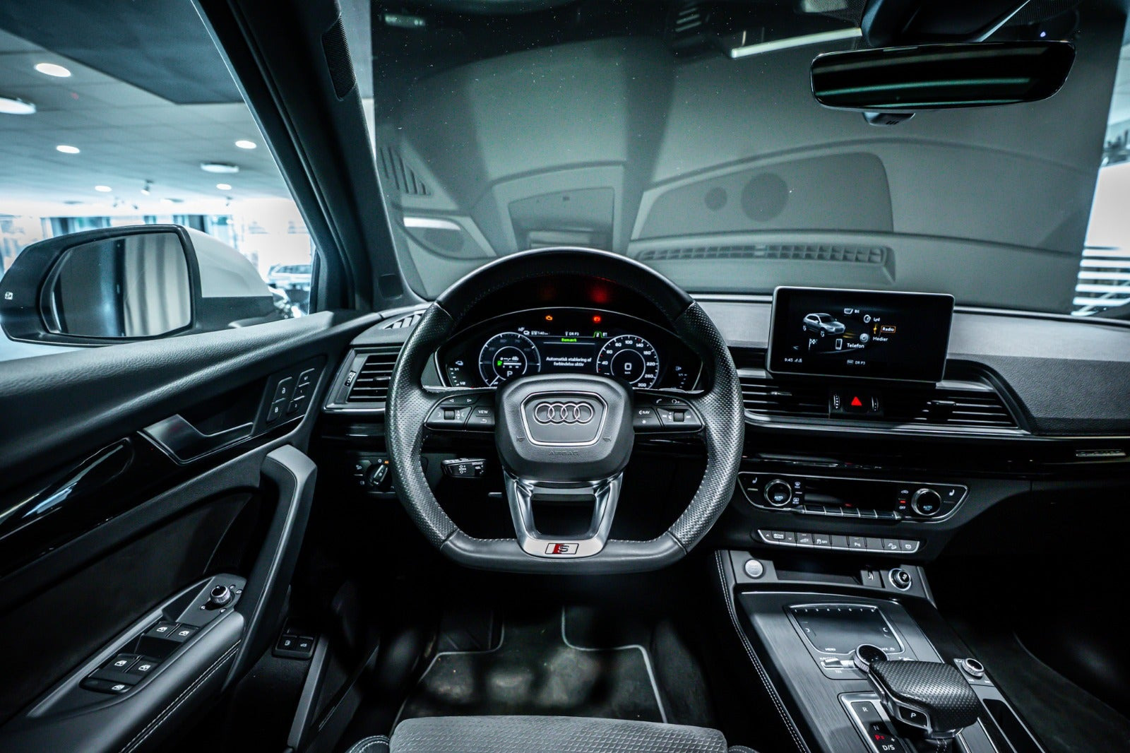 Hvid Audi Q5 fra 2020