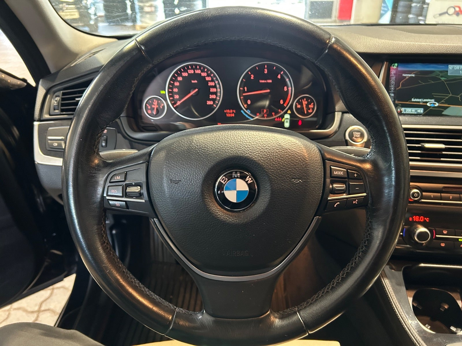Sort BMW 530d fra 2014