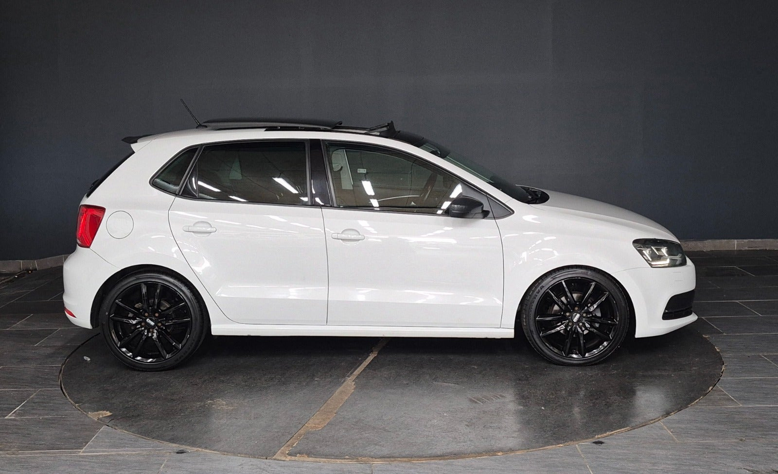 Hvid VW Polo fra 2016