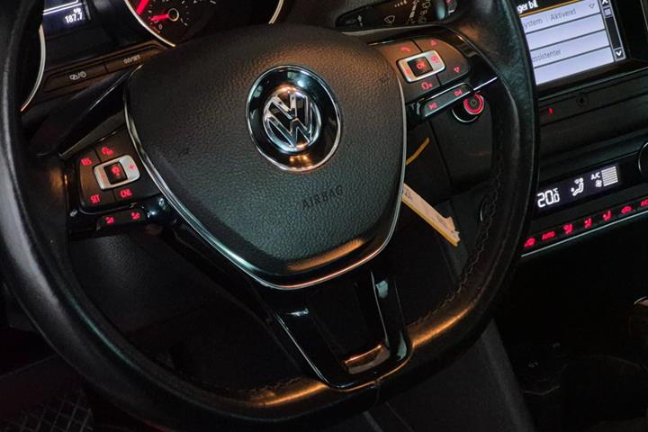 Hvid VW Polo fra 2016