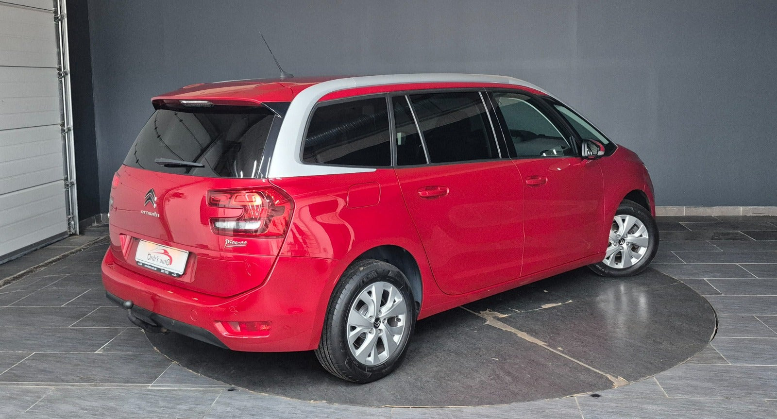 Rød Citroën Grand C4 Picasso fra 2018