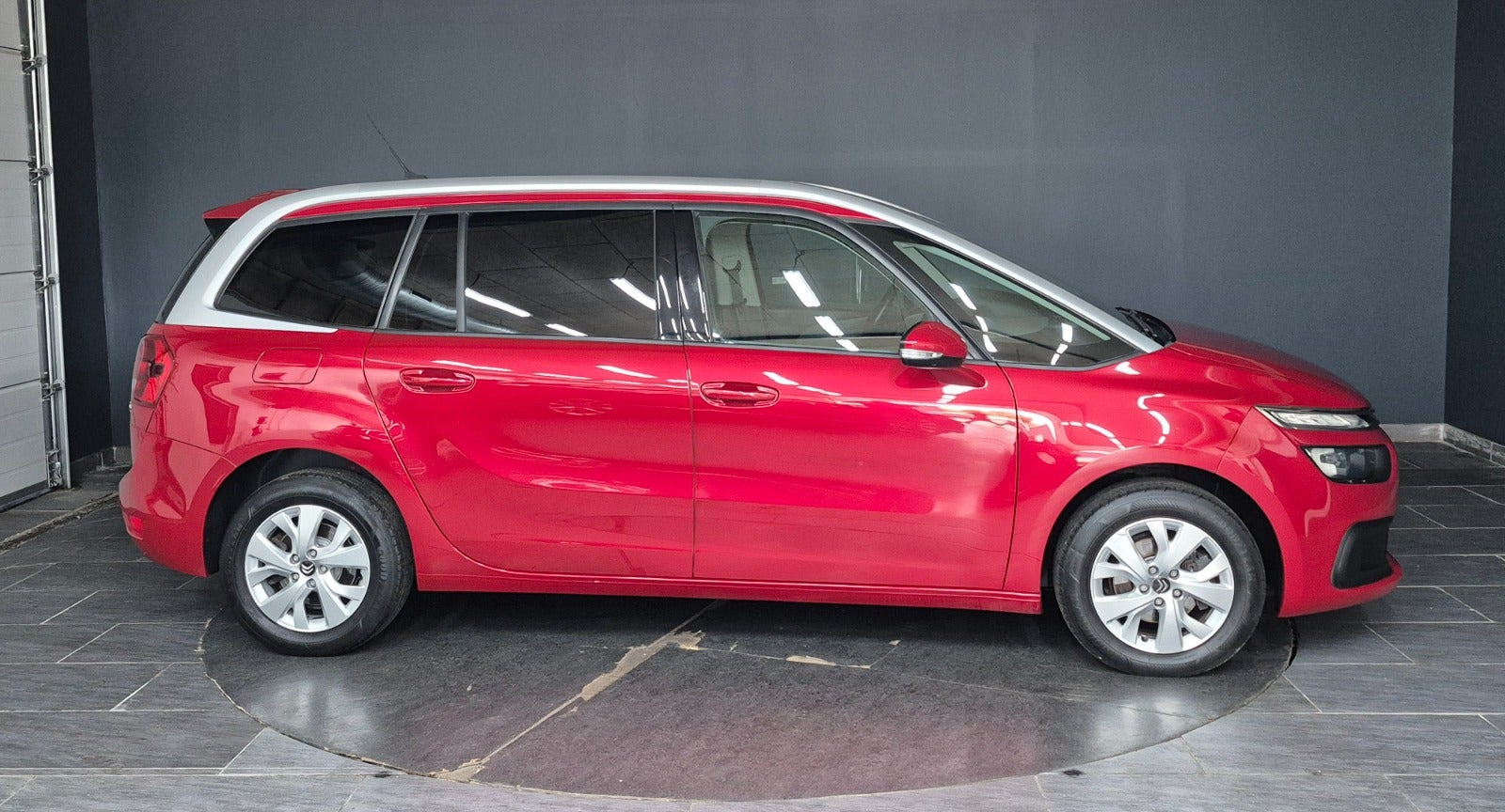 Rød Citroën Grand C4 Picasso fra 2018