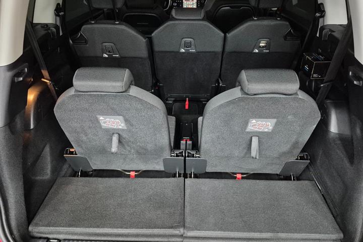 Rød Citroën Grand C4 Picasso fra 2018
