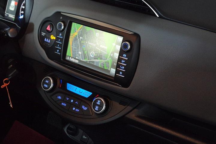 Sølv Toyota Yaris fra 2020