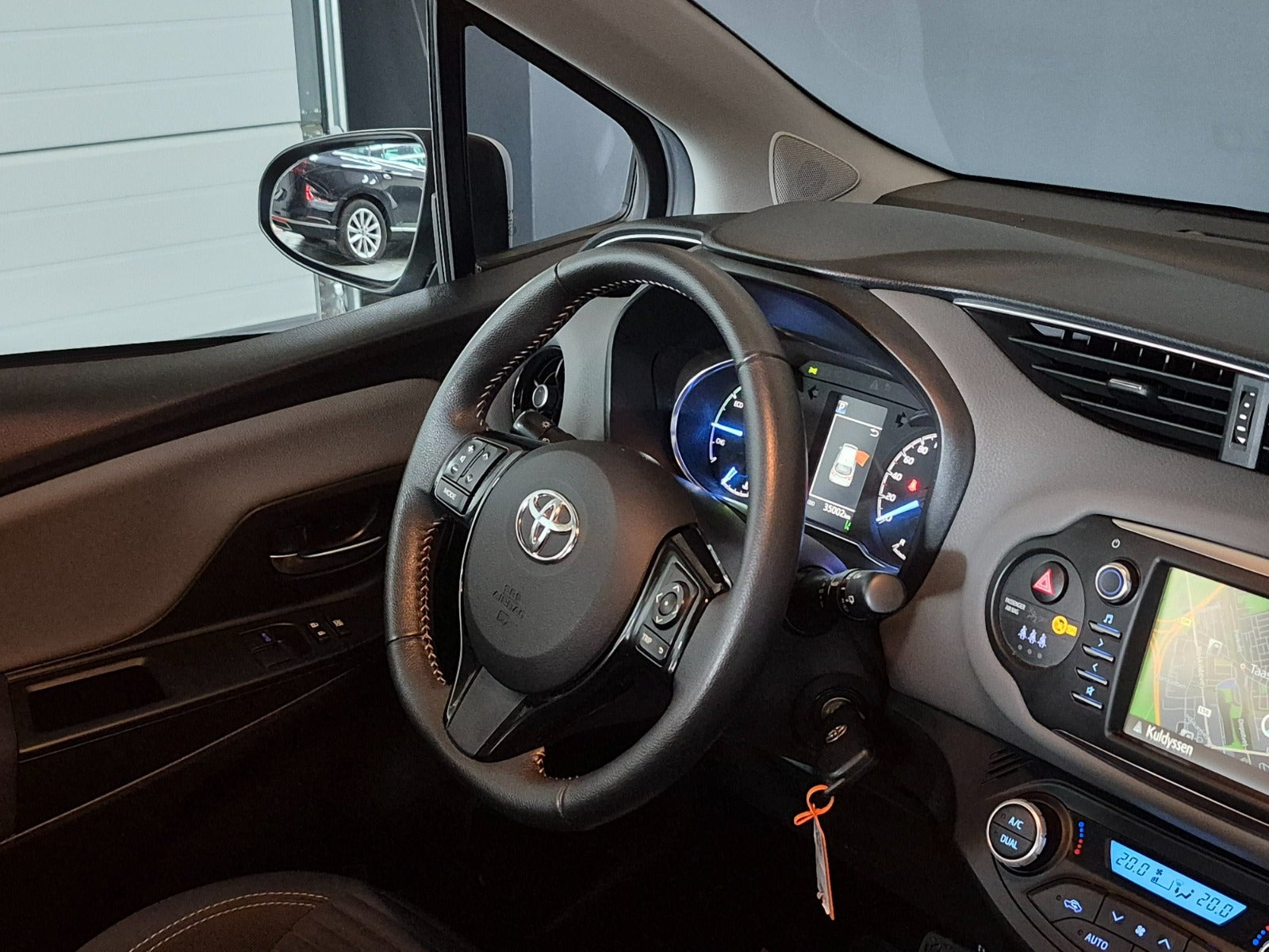 Sølv Toyota Yaris fra 2020