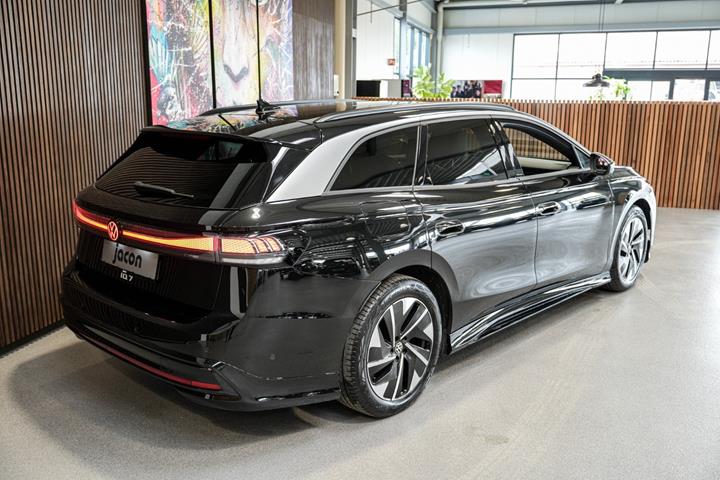 Sort VW ID.7 fra 2025