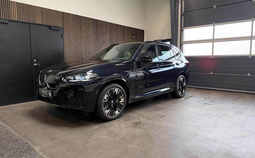 BMW iX3 Charged Plus M-Sport