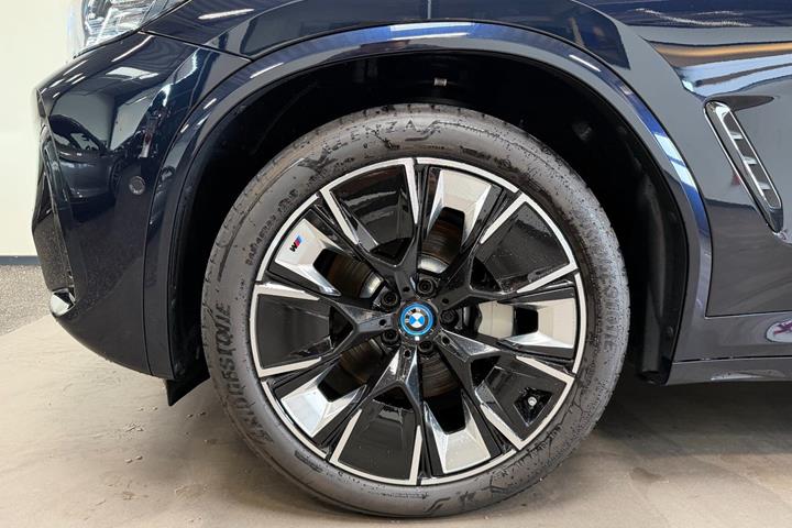 Sort BMW iX3 fra 2023