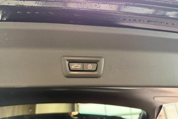 Sort BMW iX3 fra 2023
