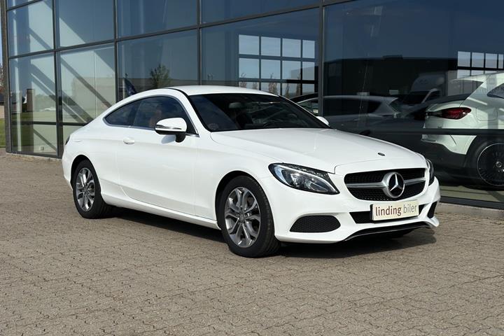 Hvid Mercedes C200 fra 2016