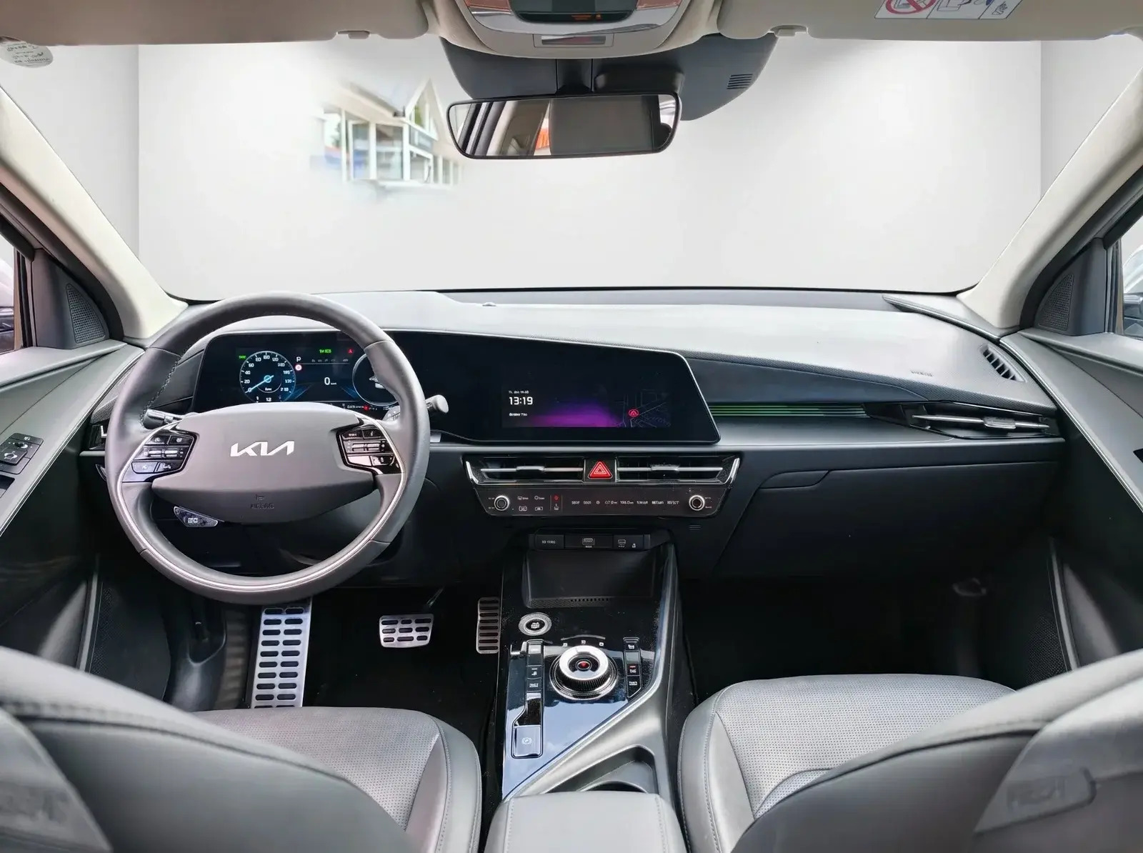 Sølv Kia Niro fra 2024