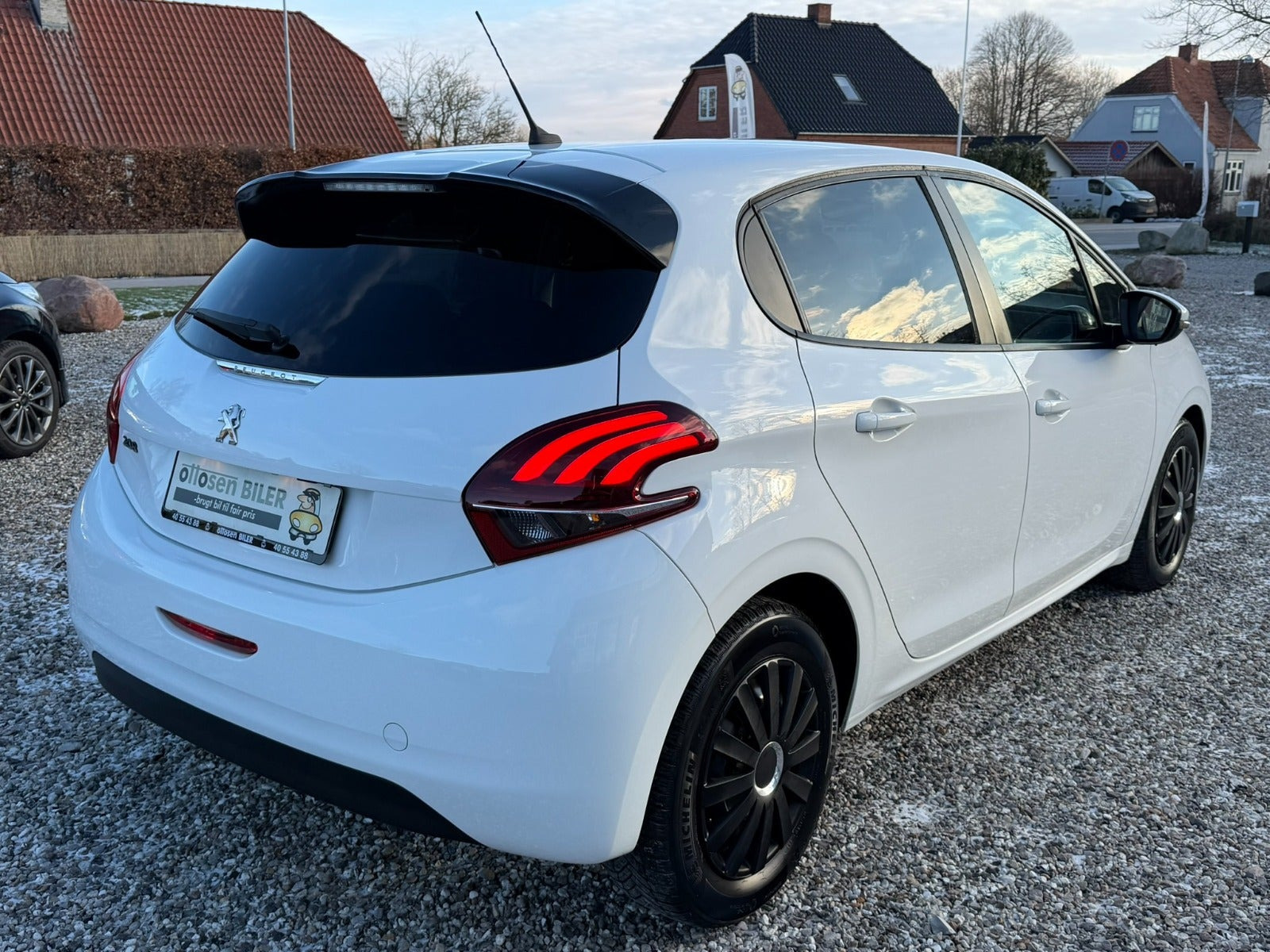 Hvid Peugeot 208 fra 2019