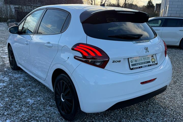 Hvid Peugeot 208 fra 2019