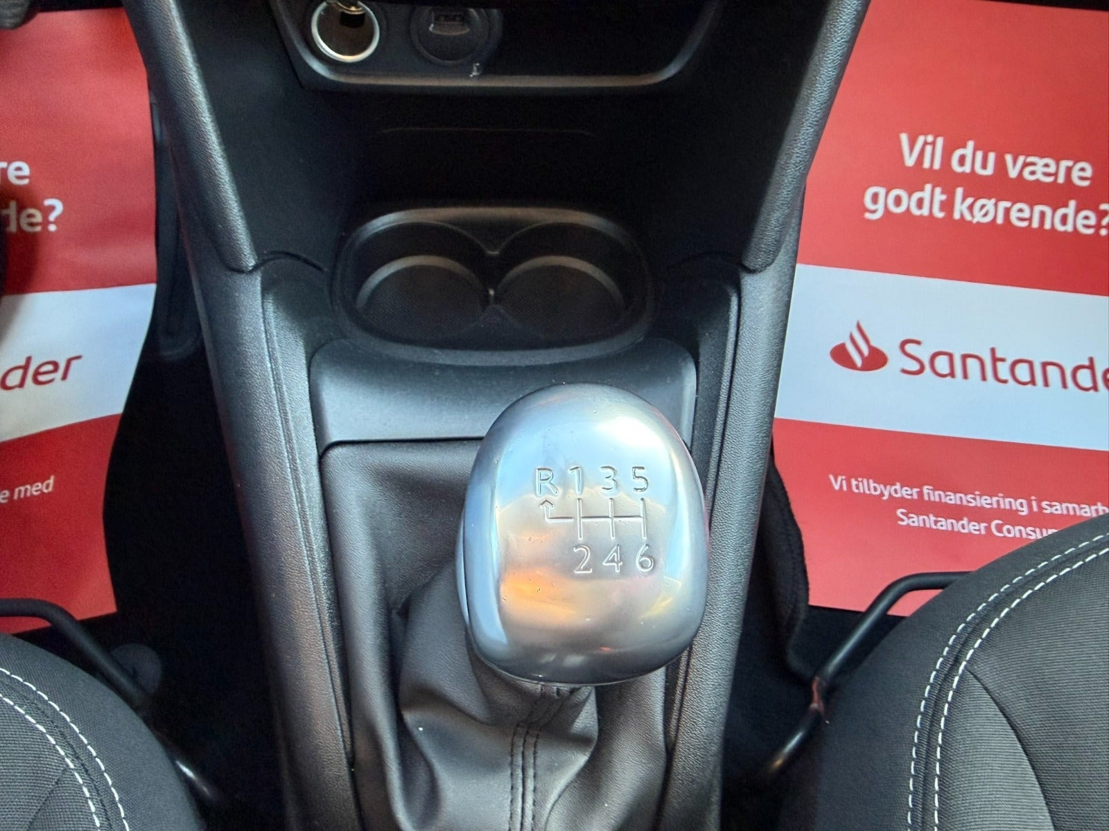Hvid Peugeot 208 fra 2019