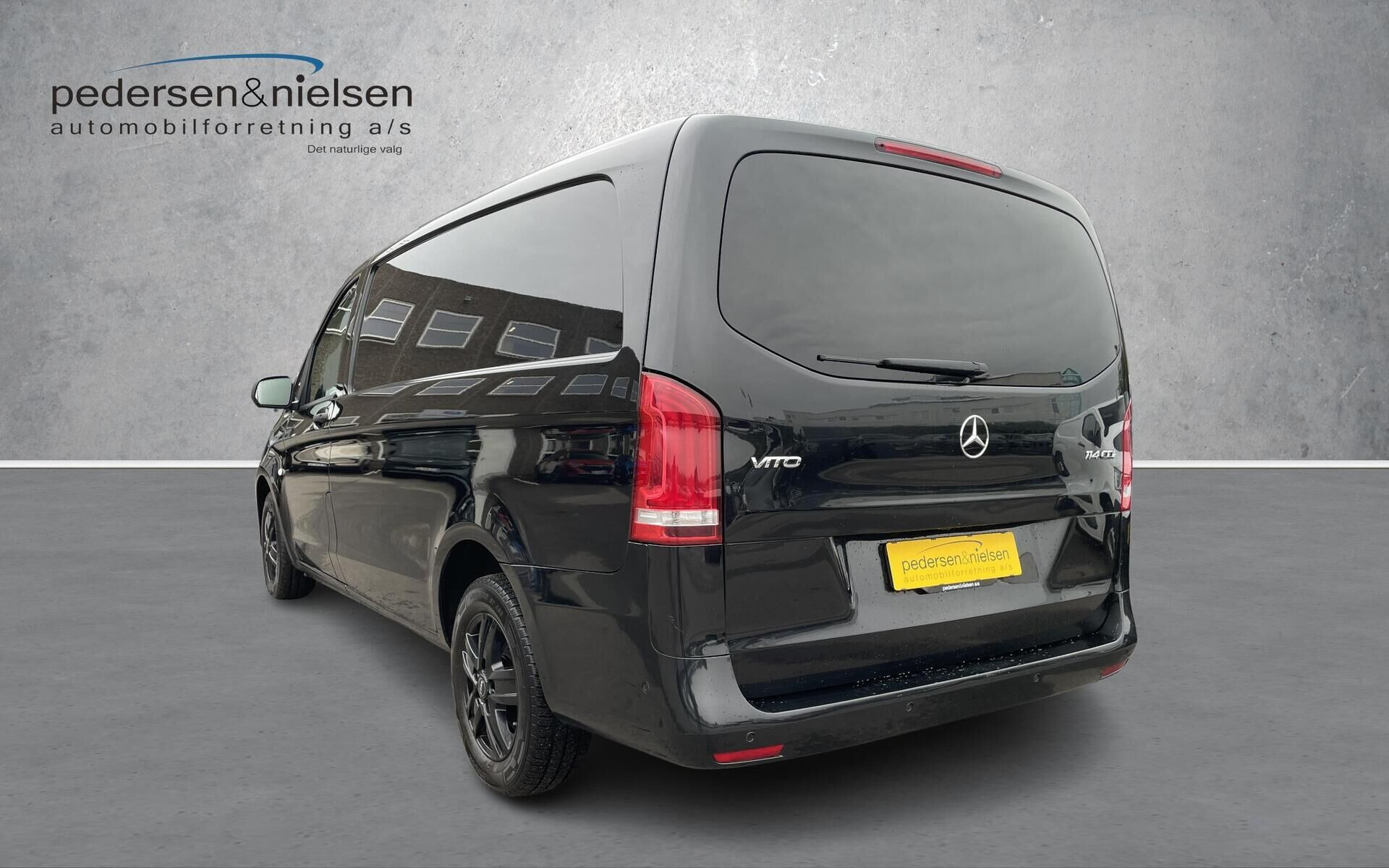 Sort Mercedes Vito fra 2019