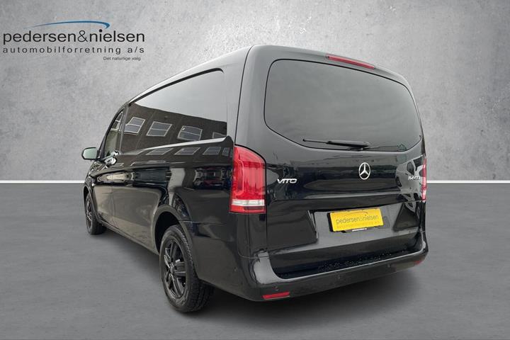 Sort Mercedes Vito fra 2019