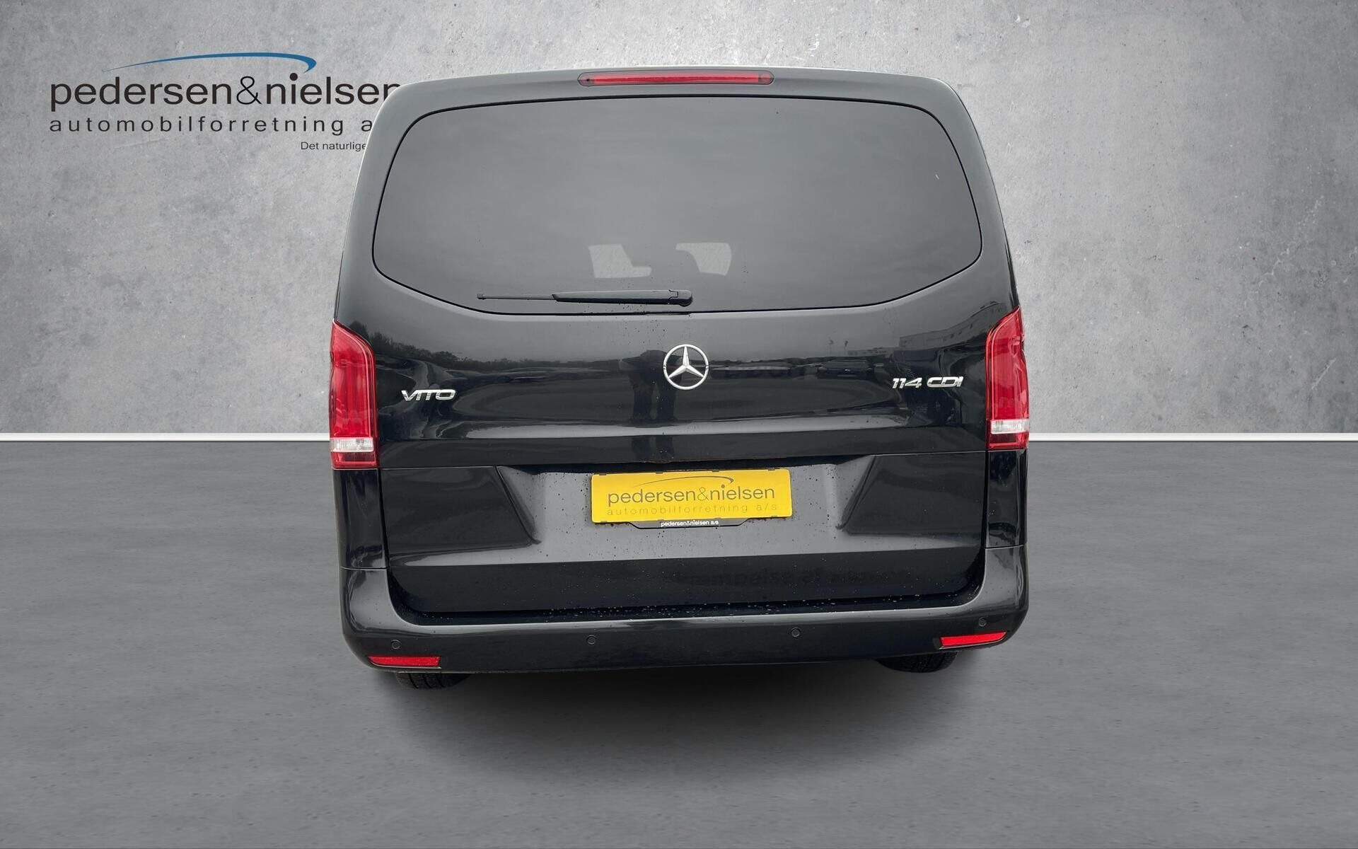 Sort Mercedes Vito fra 2019
