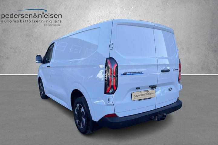 Hvid Ford E-Transit Custom fra 2026