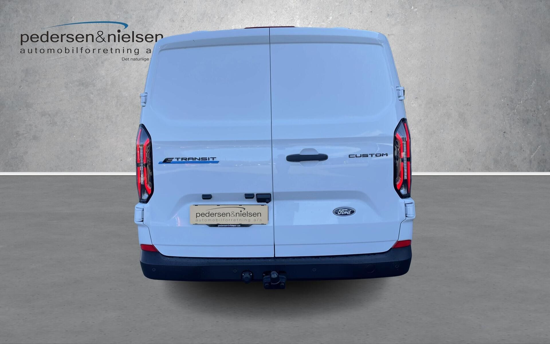 Hvid Ford E-Transit Custom fra 2026