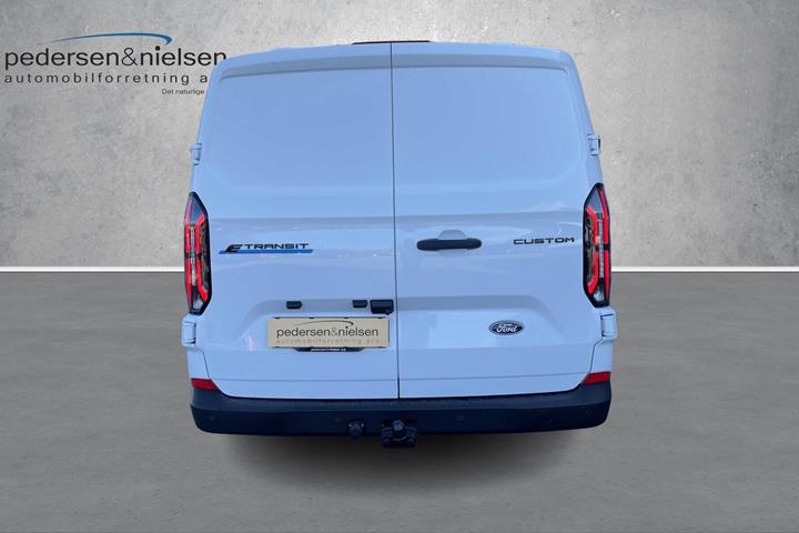 Hvid Ford E-Transit Custom fra 2026