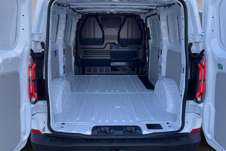 Hvid Ford E-Transit Custom fra 2026