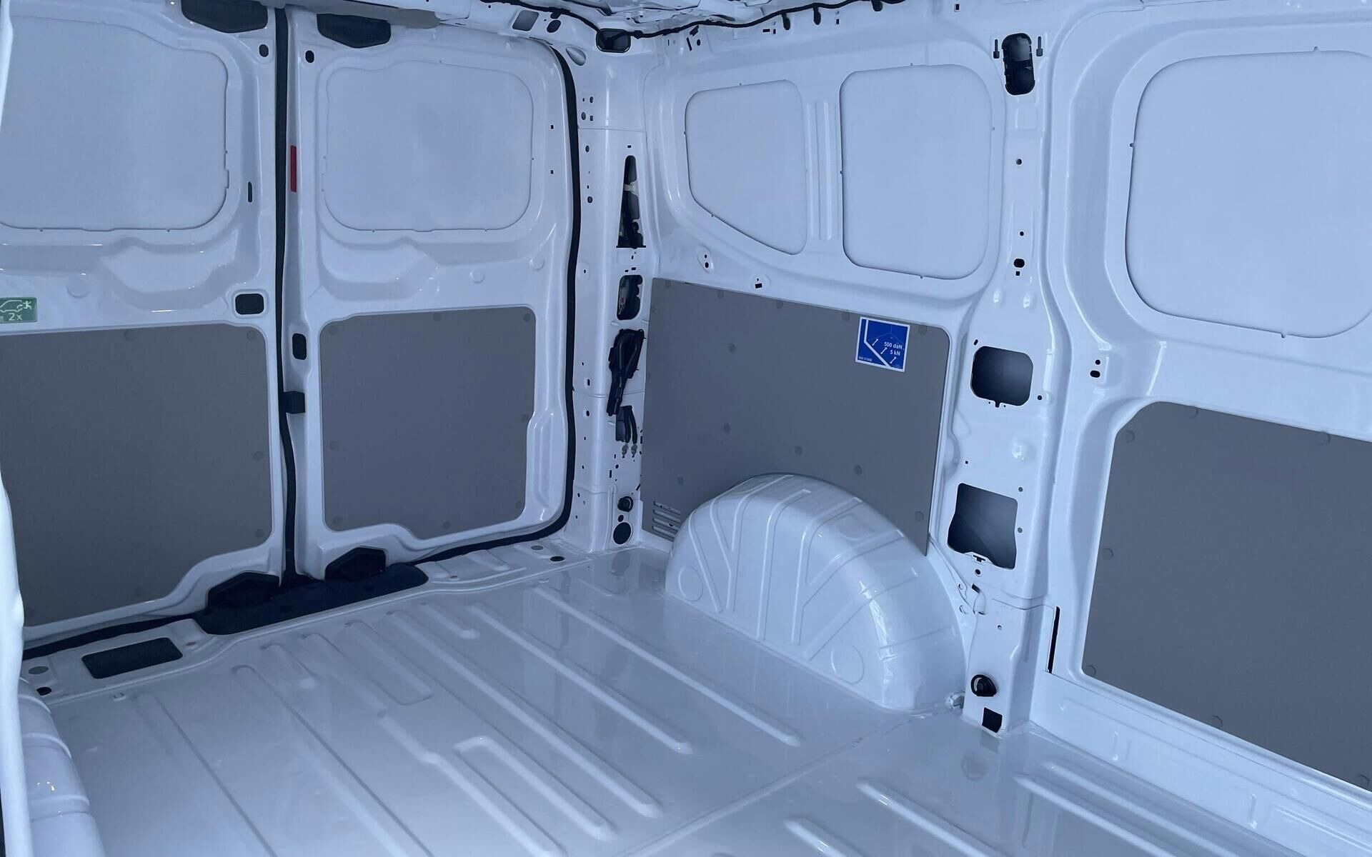 Hvid Ford E-Transit Custom fra 2026