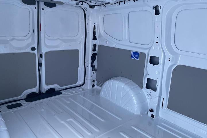 Hvid Ford E-Transit Custom fra 2026