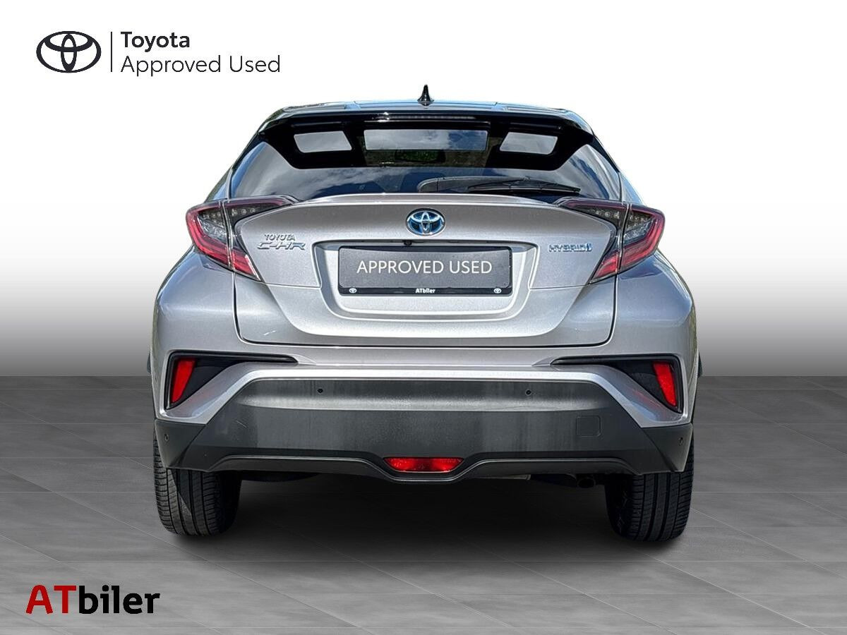 Sort Toyota C-HR fra 2018