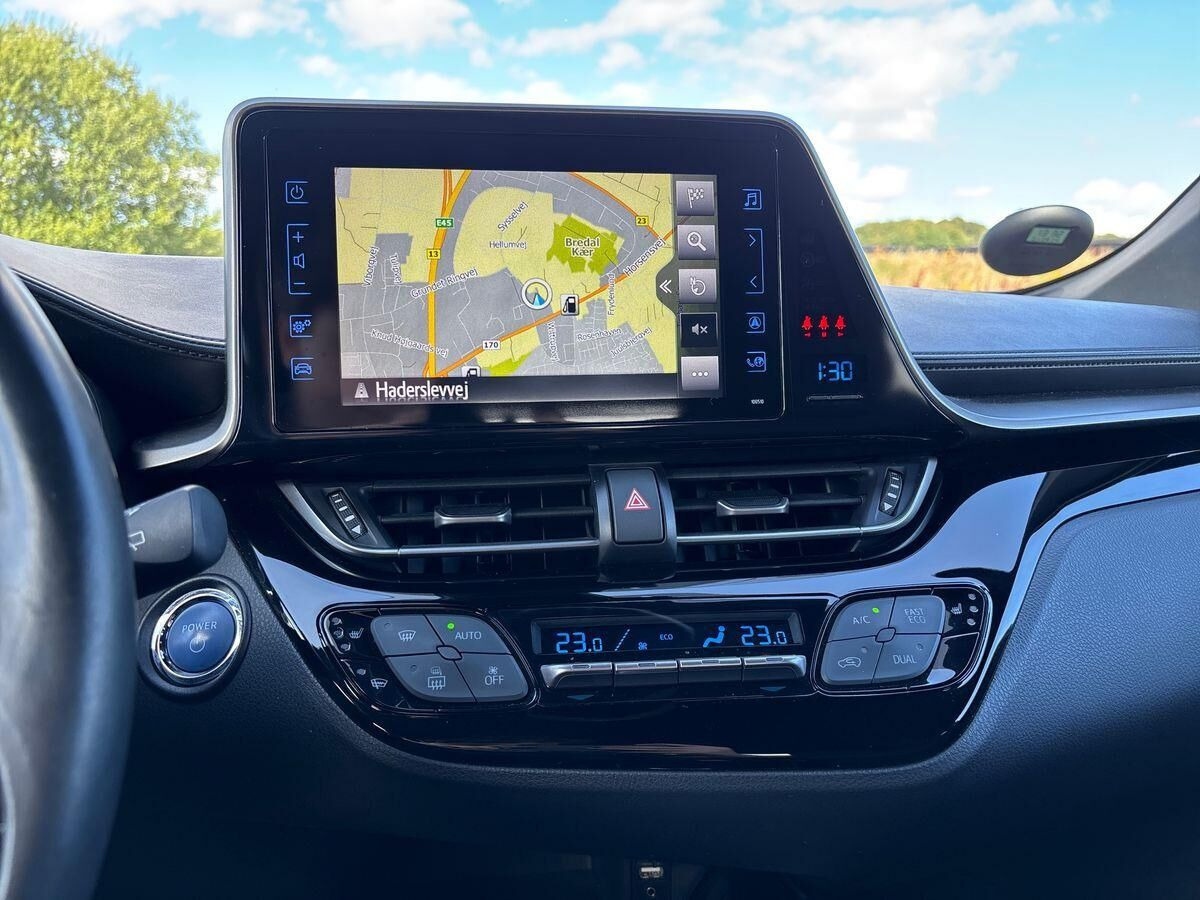 Sort Toyota C-HR fra 2018