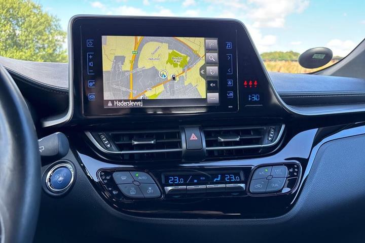 Sort Toyota C-HR fra 2018