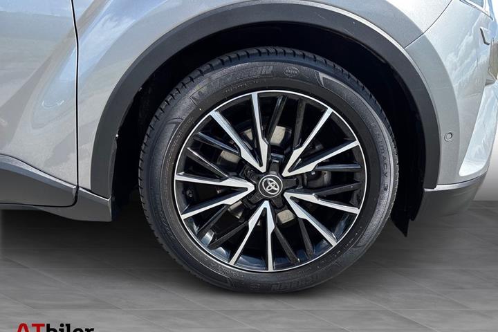 Sort Toyota C-HR fra 2018