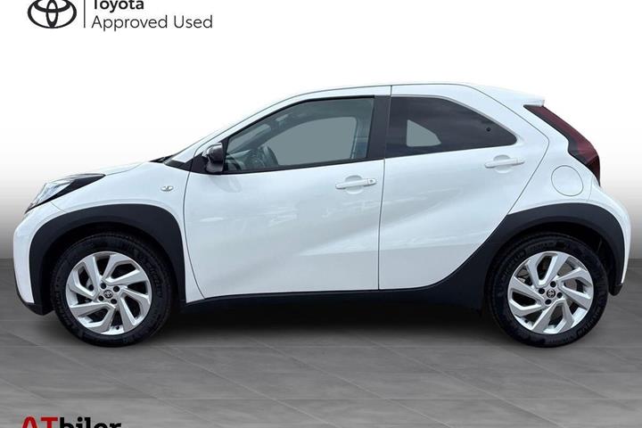 Hvid Toyota Aygo X fra 2025