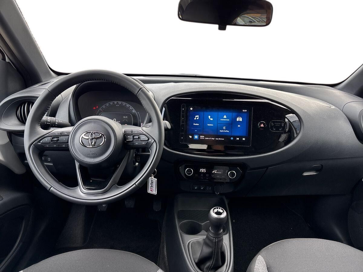 Hvid Toyota Aygo X fra 2025