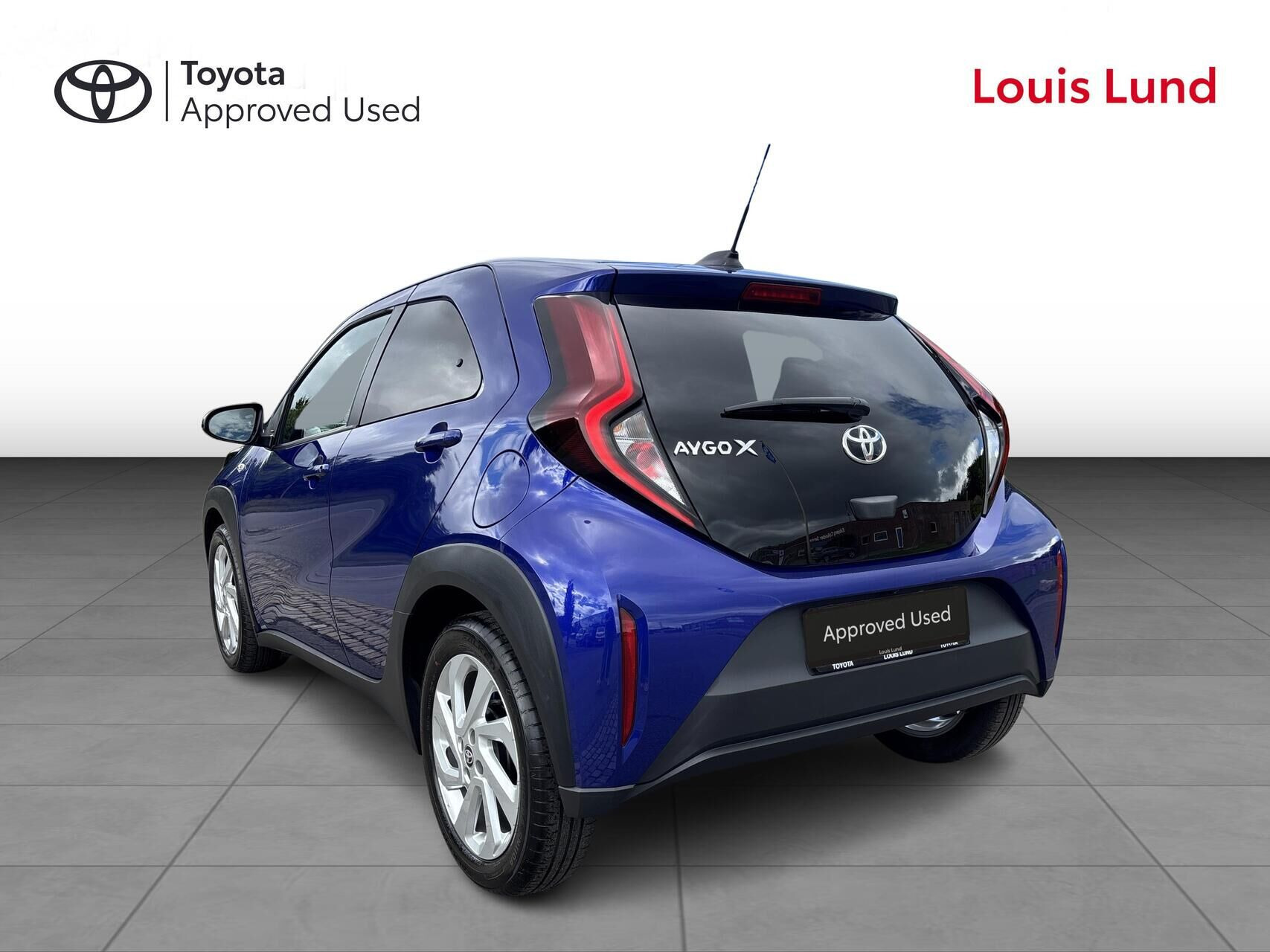 Blå Toyota Aygo X fra 2023