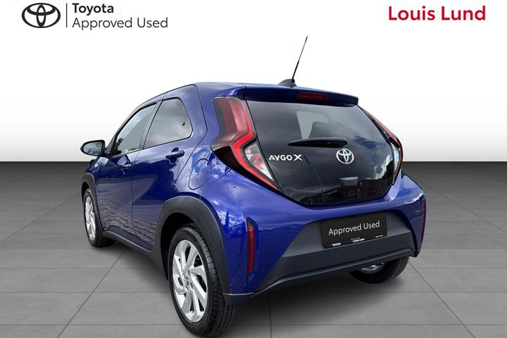 Blå Toyota Aygo X fra 2023