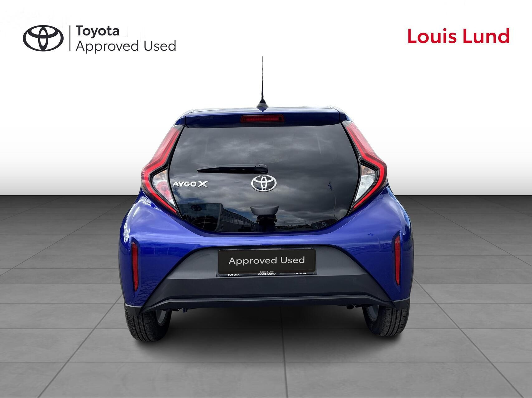 Blå Toyota Aygo X fra 2023