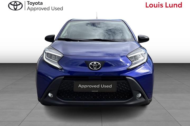 Blå Toyota Aygo X fra 2023