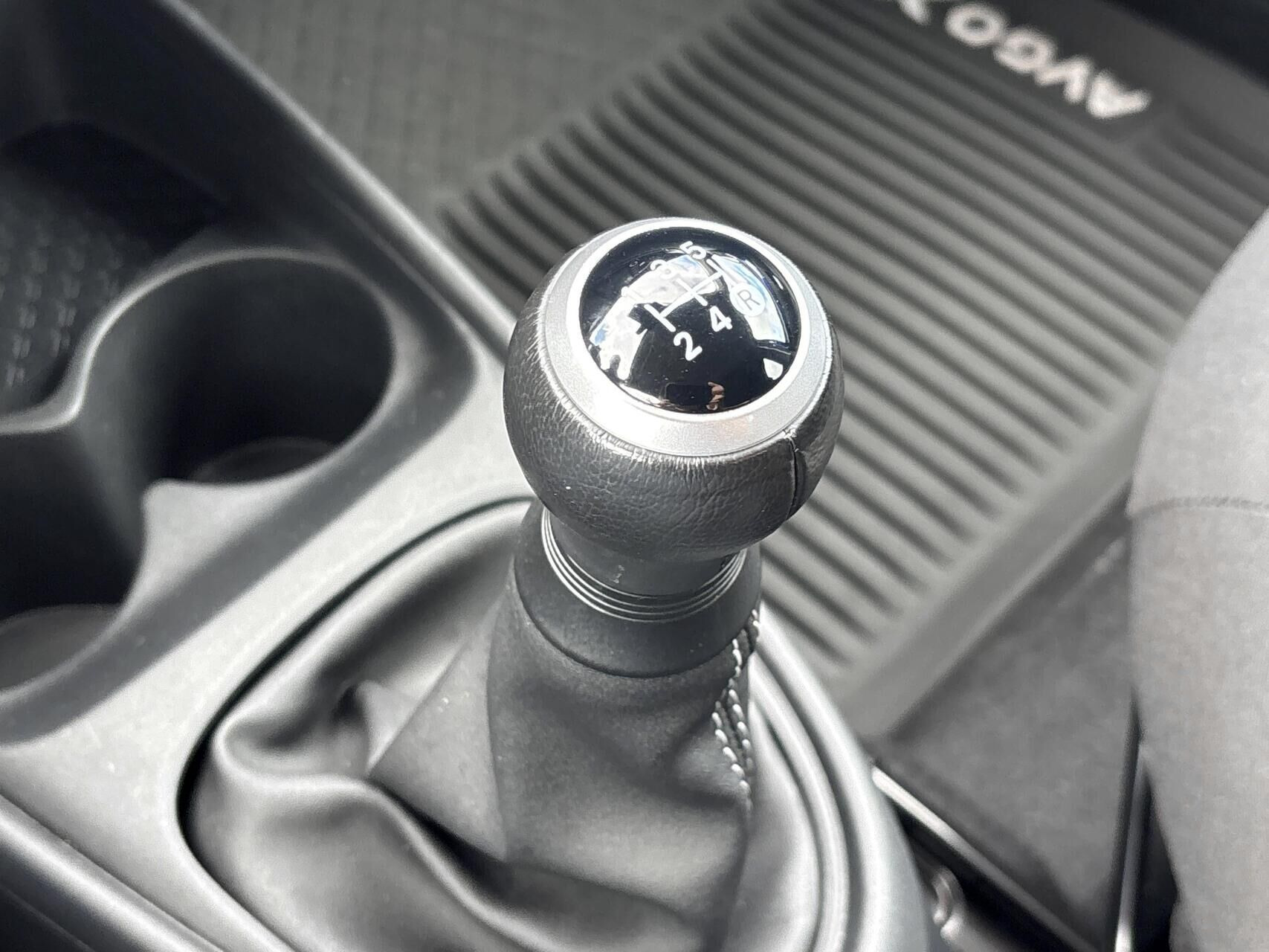 Blå Toyota Aygo X fra 2023