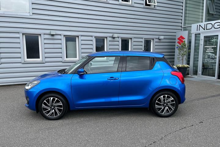 Blå Suzuki Swift fra 2021