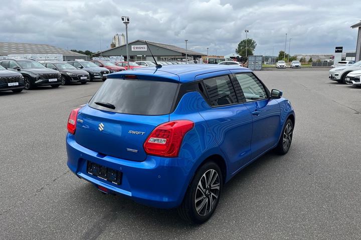 Blå Suzuki Swift fra 2021