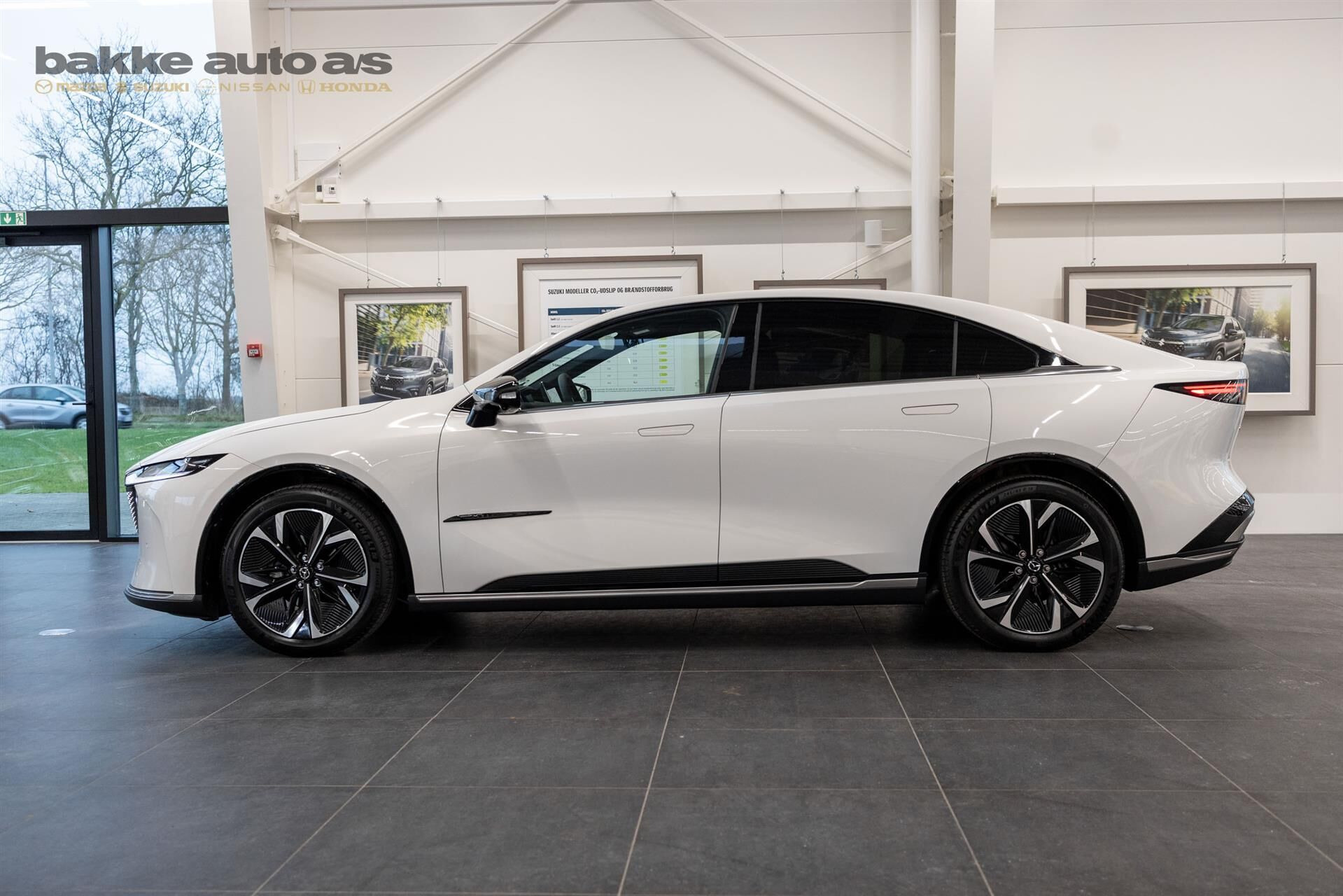 Hvid Mazda 6e fra 2025