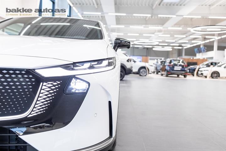 Hvid Mazda 6e fra 2025